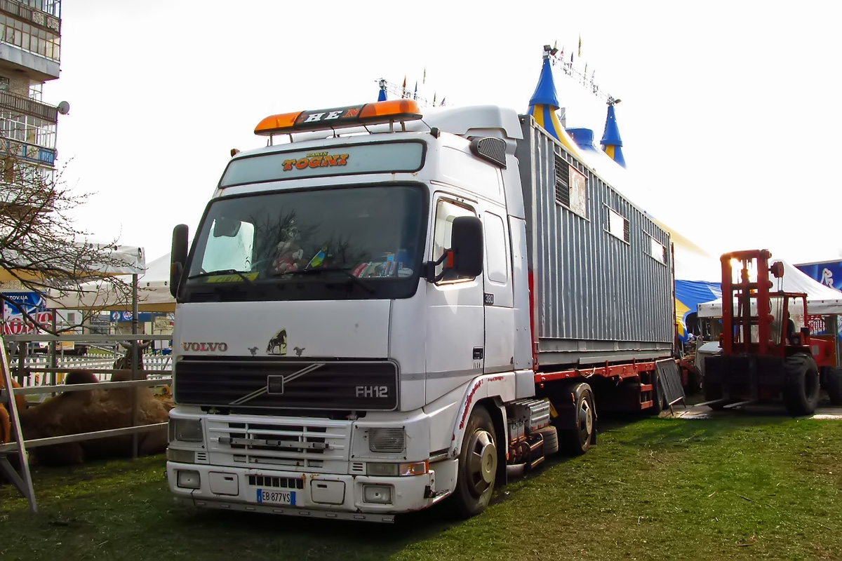 Италия, № EB 877VS — Volvo ('1993) FH12.380