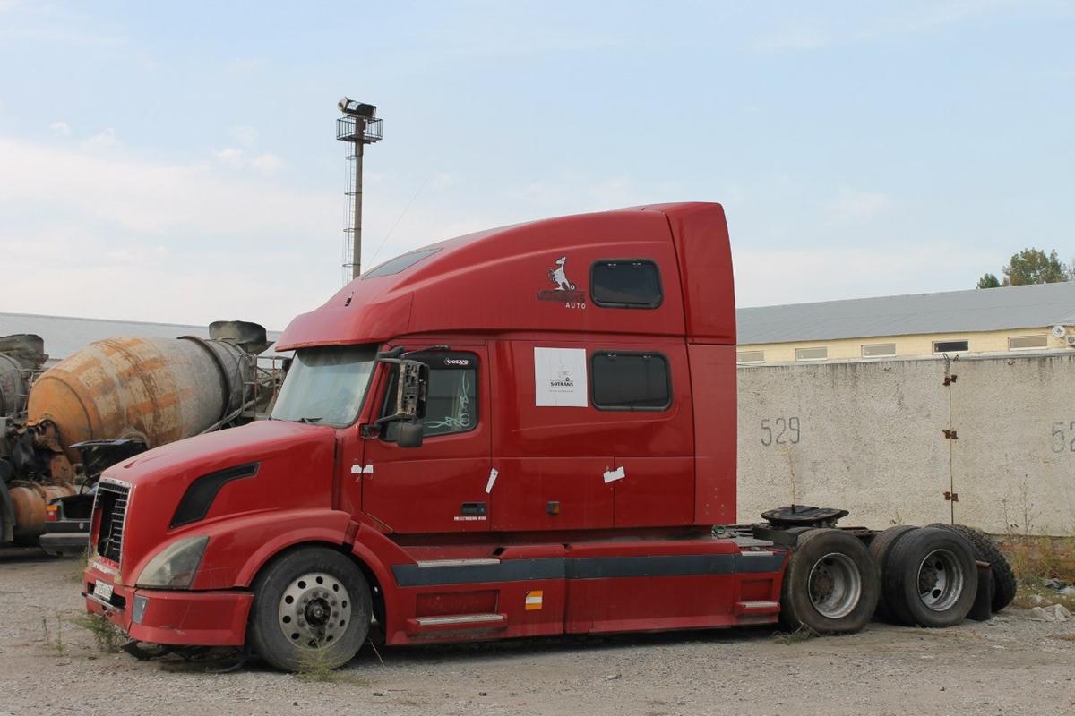 Ставропольский край, № Х 925 ХС 26 — Volvo VNL780