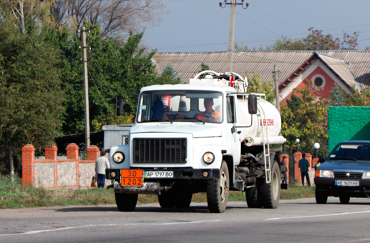 Запорожская область, № АР 1797 ВО — ГАЗ-3309