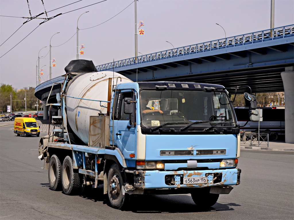 Новосибирская область, № Е 563 НР 154 — Nissan Diesel (общая модель)