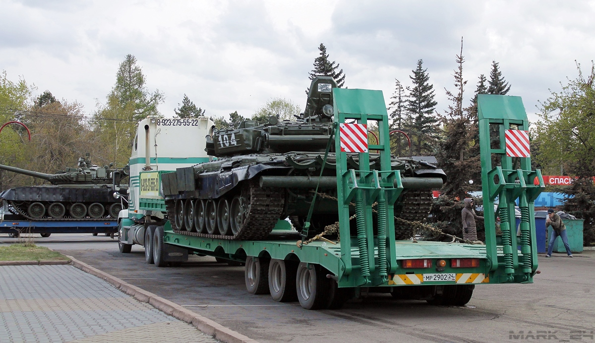 Красноярский край, № А 522 ХК 24 — Freightliner Century Class