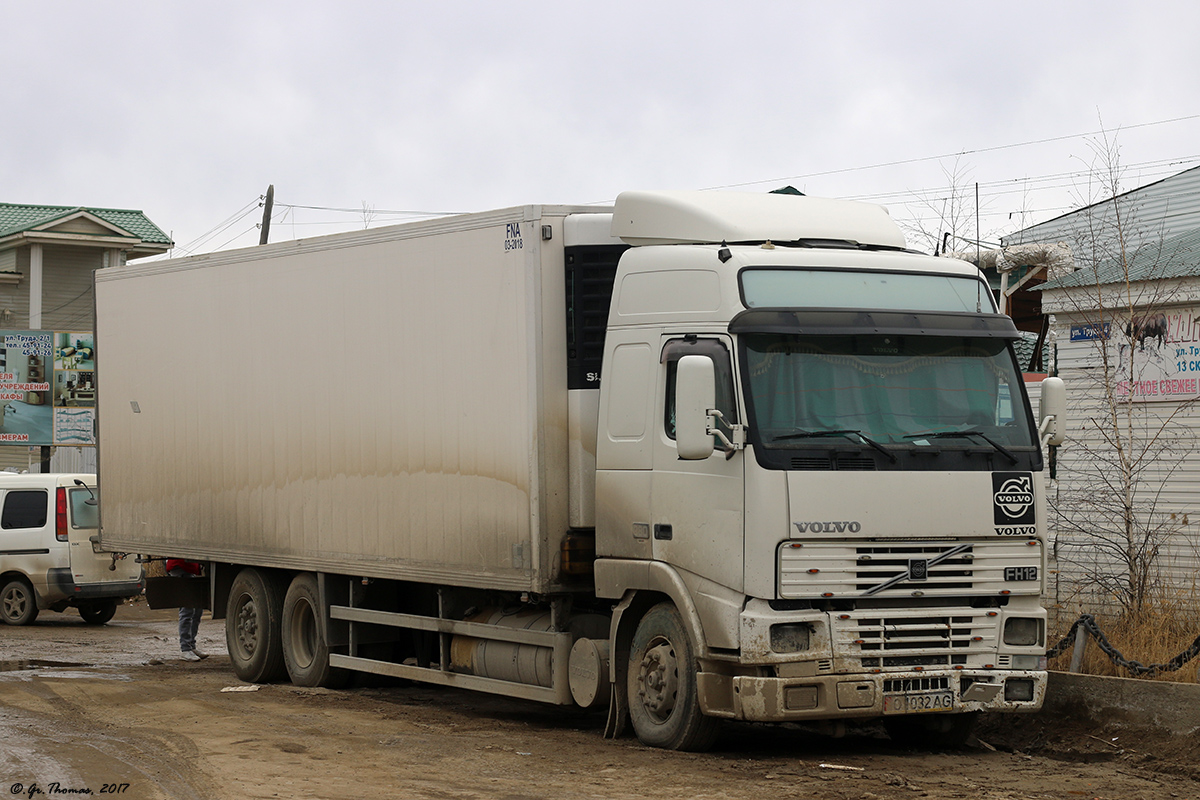 Киргизия, № O 1032 AG — Volvo ('1993) FH12.380