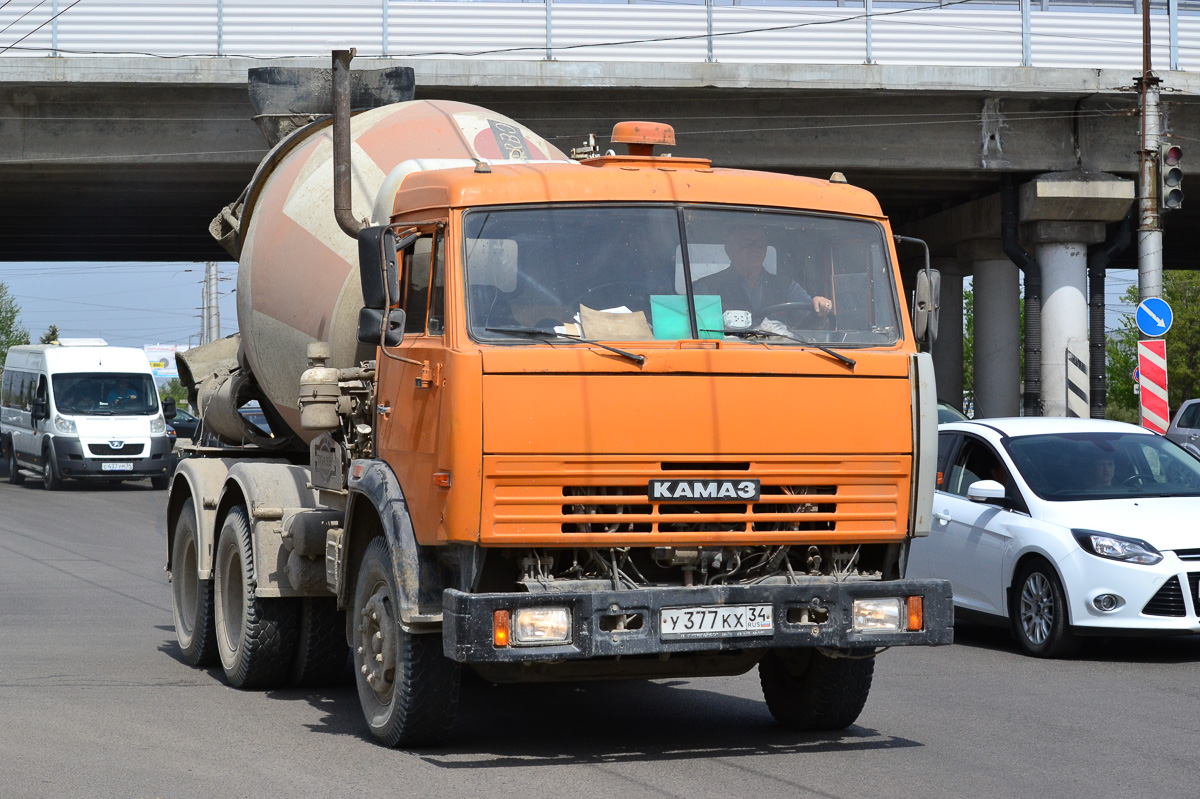 Волгоградская область, № У 377 КХ 34 — КамАЗ-55111-15 [55111R]