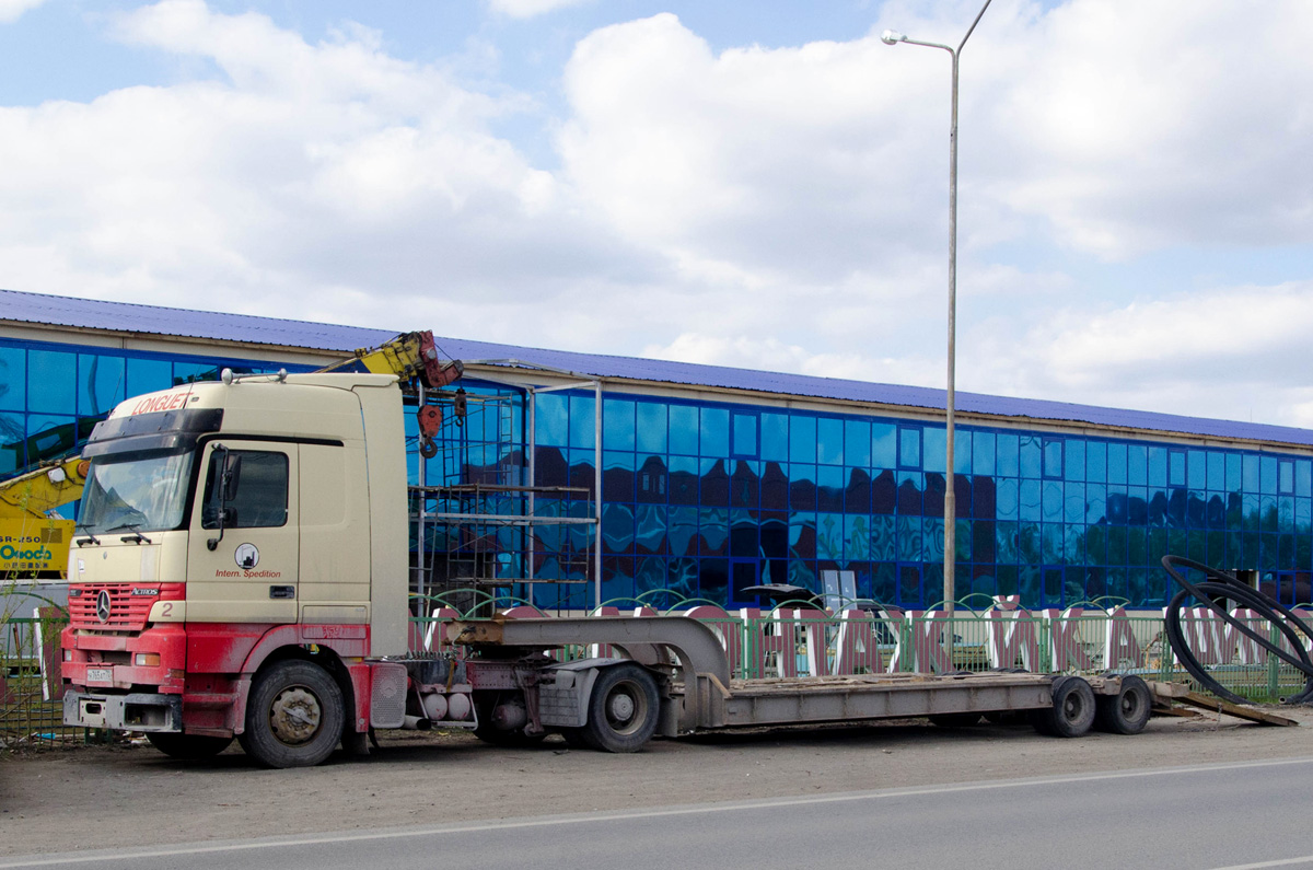 Тюменская область, № Н 765 АТ 72 — Mercedes-Benz Actros ('1997)