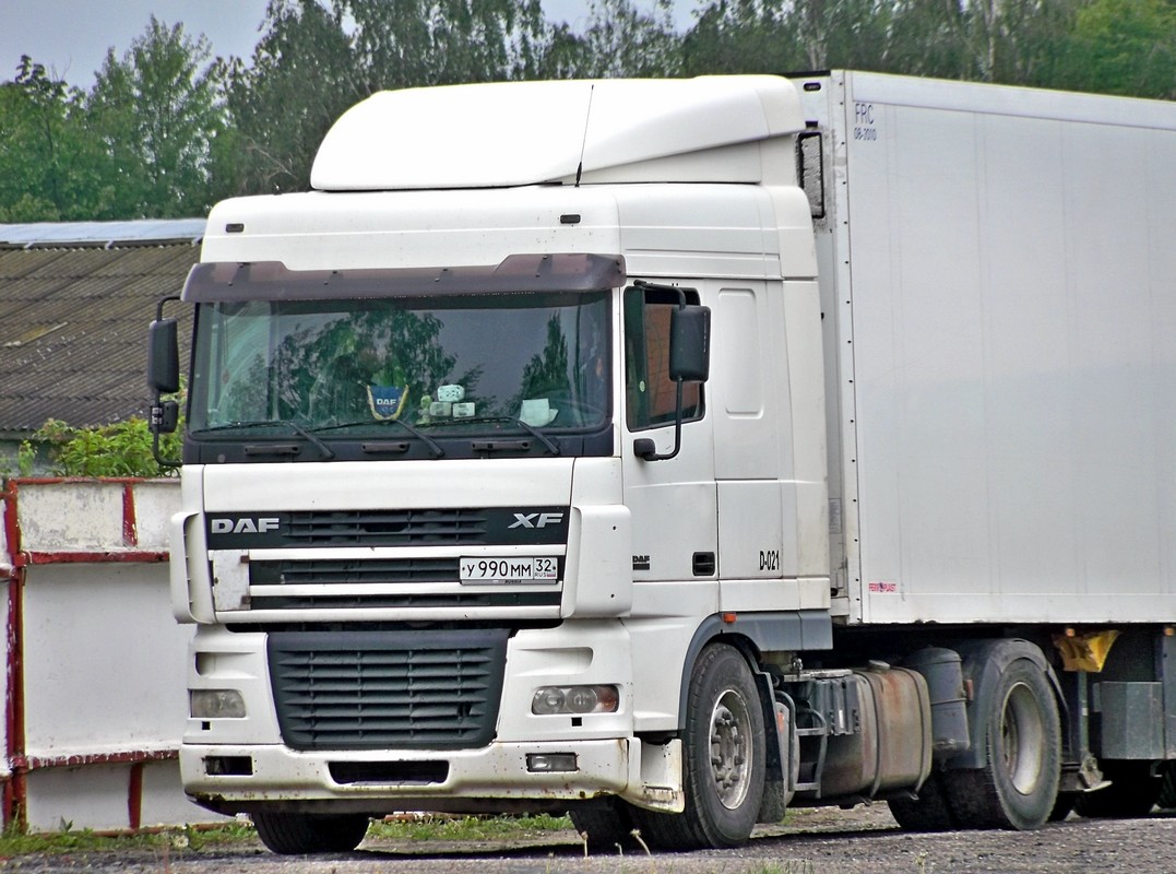 Брянская область, № У 990 ММ 32 — DAF XF95 FT