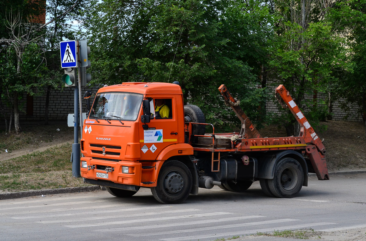 Волгоградская область, № В 242 ЕР 134 — КамАЗ-43253-R4