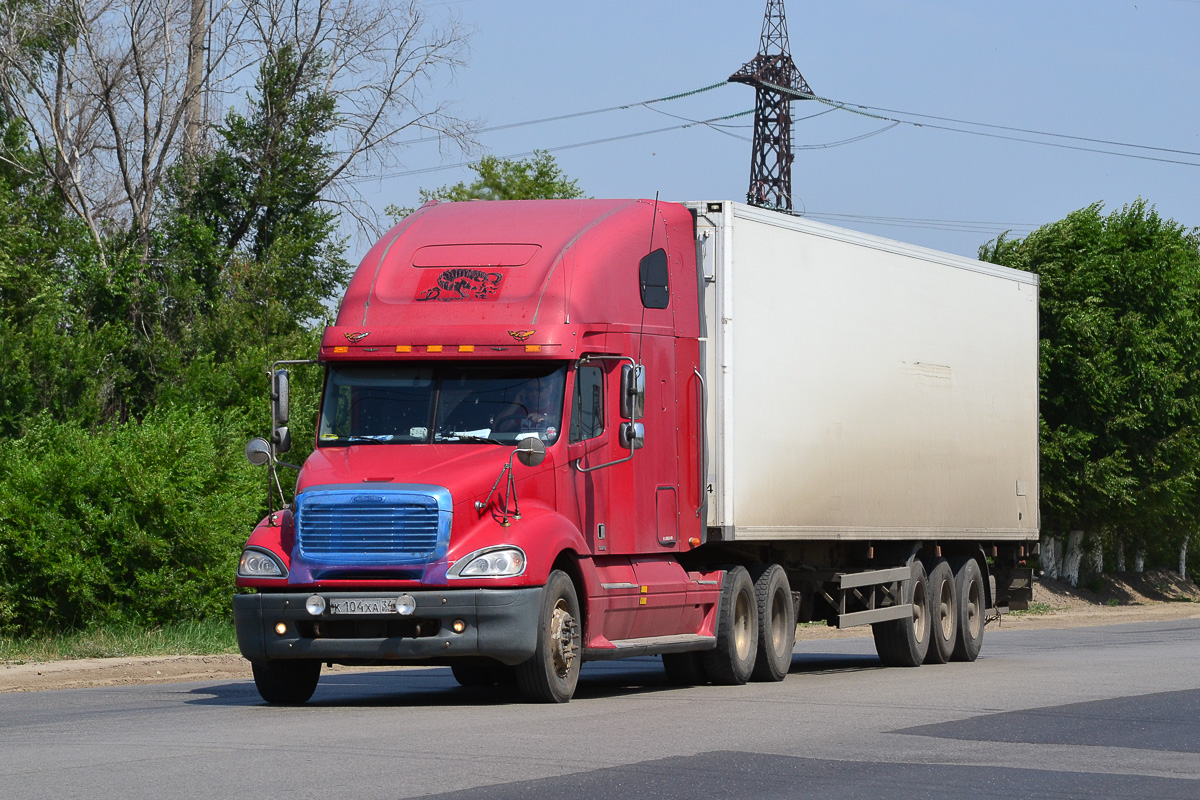 Волгоградская область, № К 104 ХА 34 — Freightliner Columbia