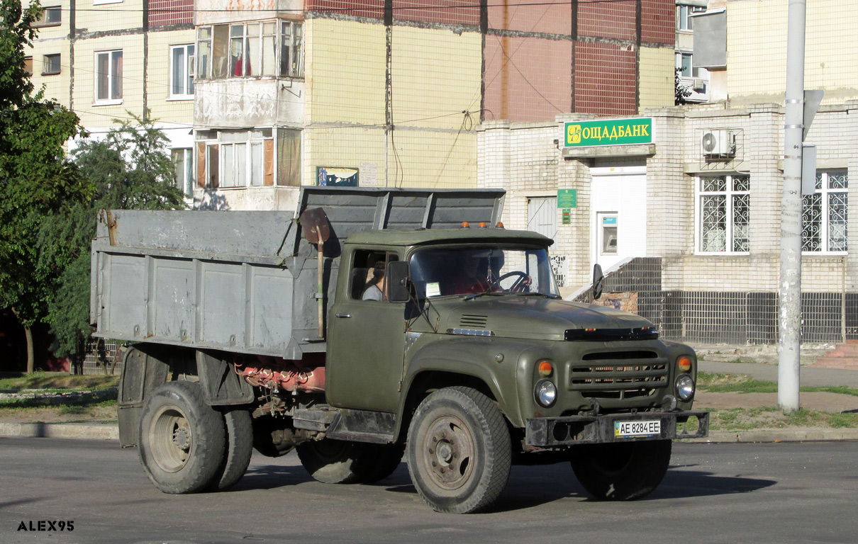 Днепропетровская область, № АЕ 8284 ЕЕ — ЗИЛ-496210