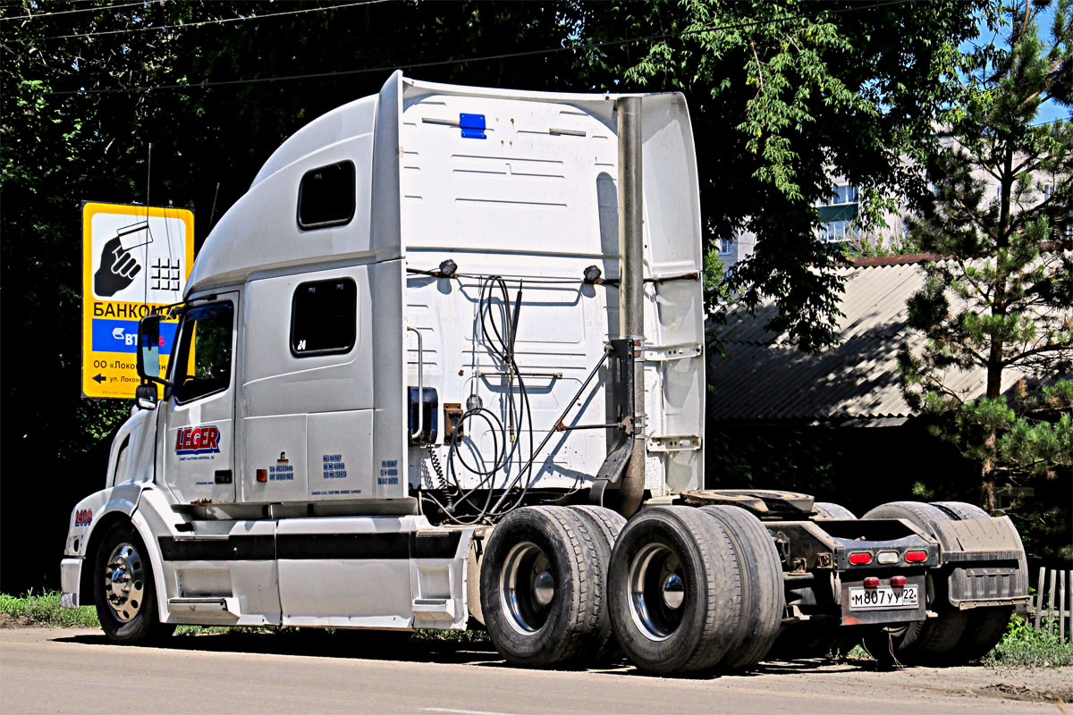 Алтайский край, № М 807 УУ 22 — Volvo VNL780