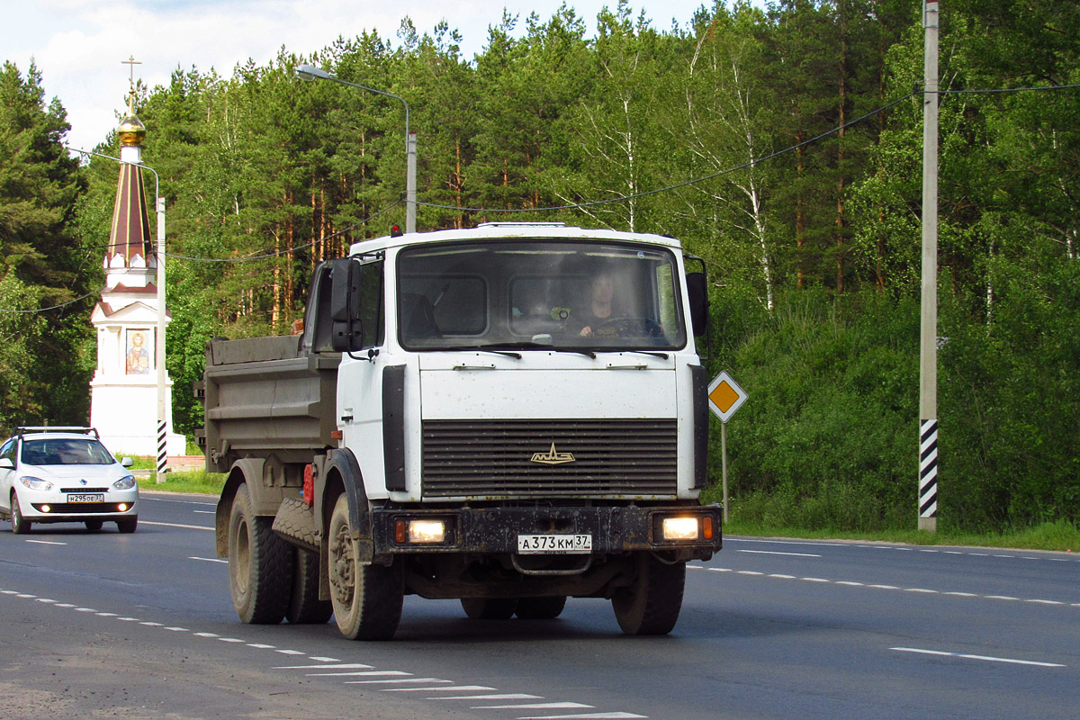 Ивановская область, № А 373 КМ 37 — МАЗ-555102