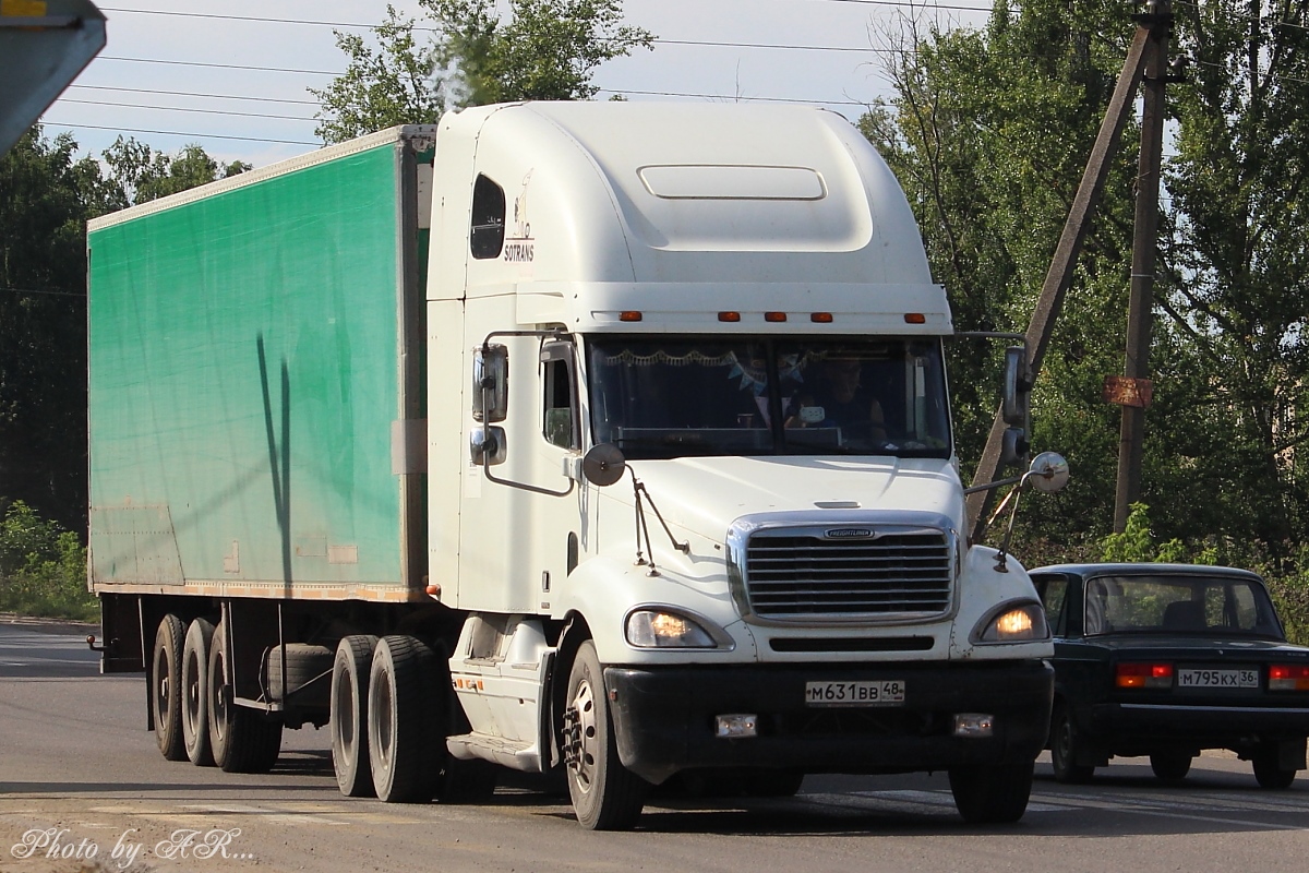 Липецкая область, № М 631 ВВ 48 — Freightliner Columbia