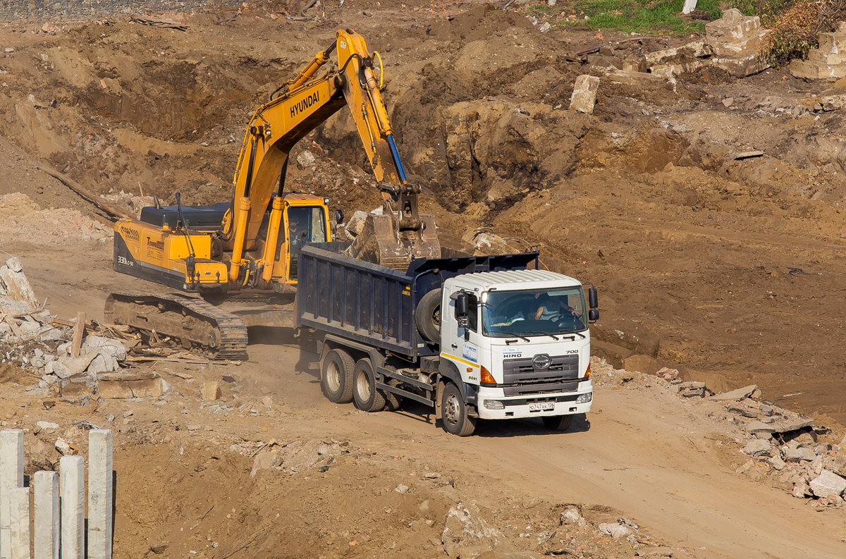 Иркутская область, № О 747 АК 138 — Hino 700