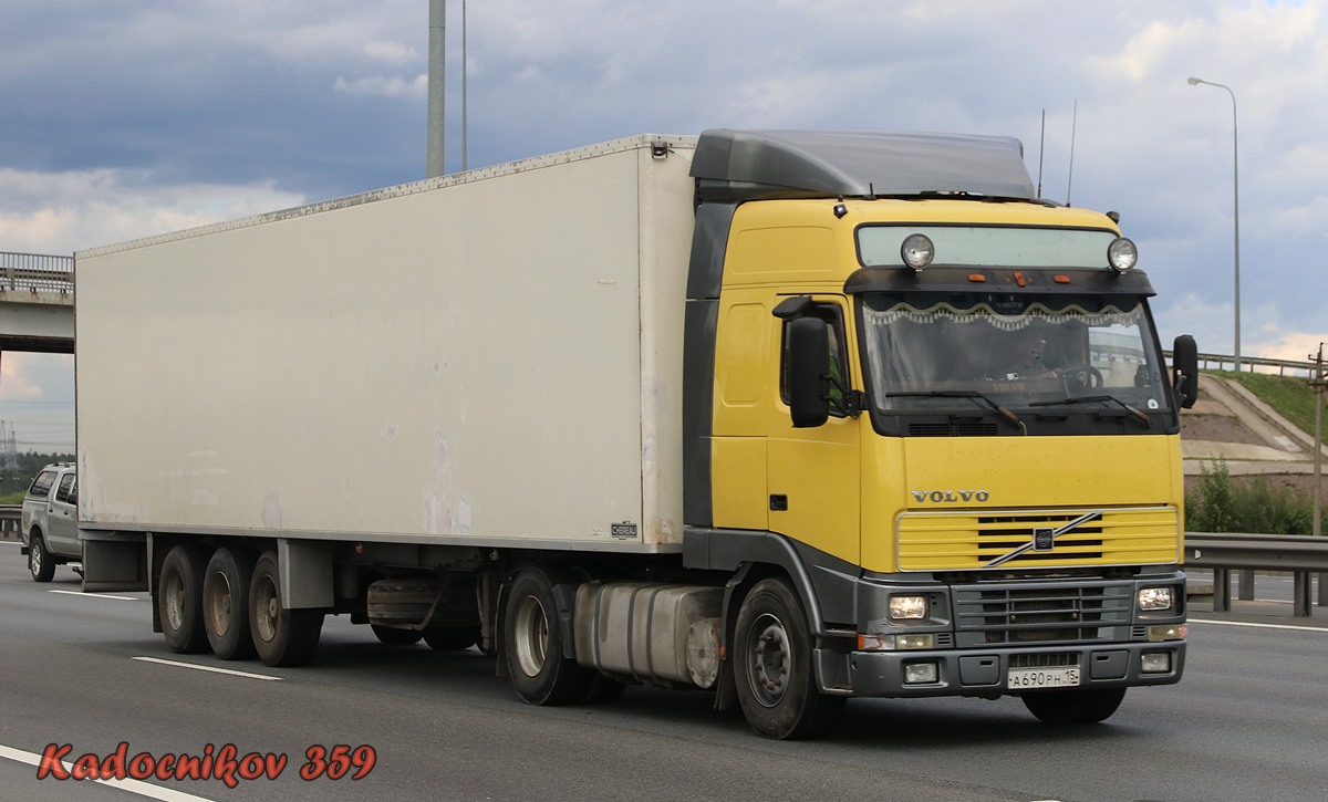 Северная Осетия, № А 690 РН 15 — Volvo ('1993) FH12.420