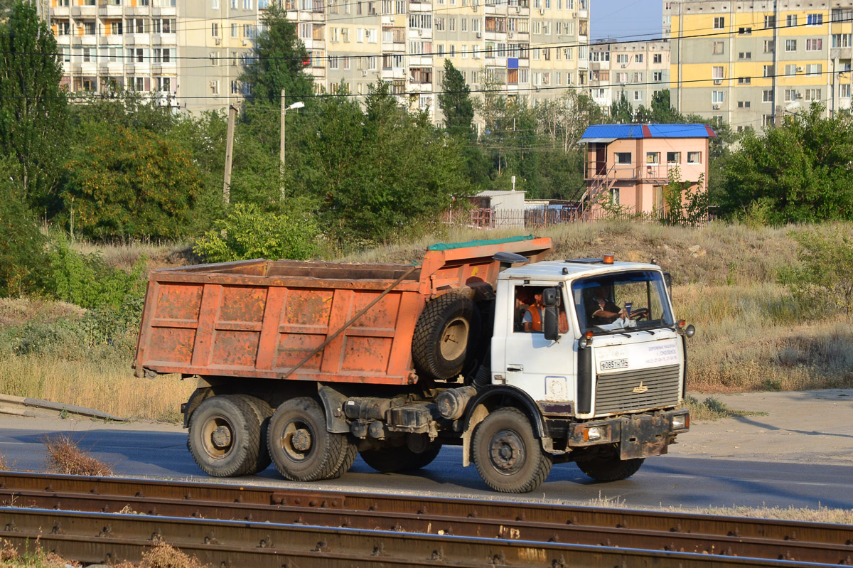 Волгоградская область, № В 085 ТН 134 — МАЗ-5516A5