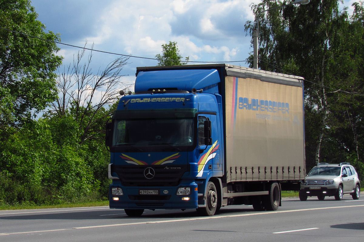 Московская область, № Е 392 КН 150 — Mercedes-Benz Actros ('2003)