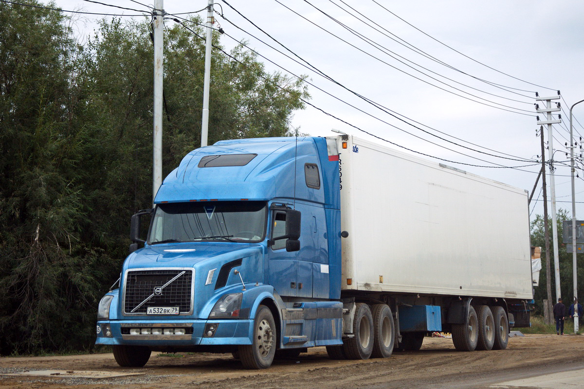 Еврейская автономная область, № А 532 ВК 79 — Volvo VNL670