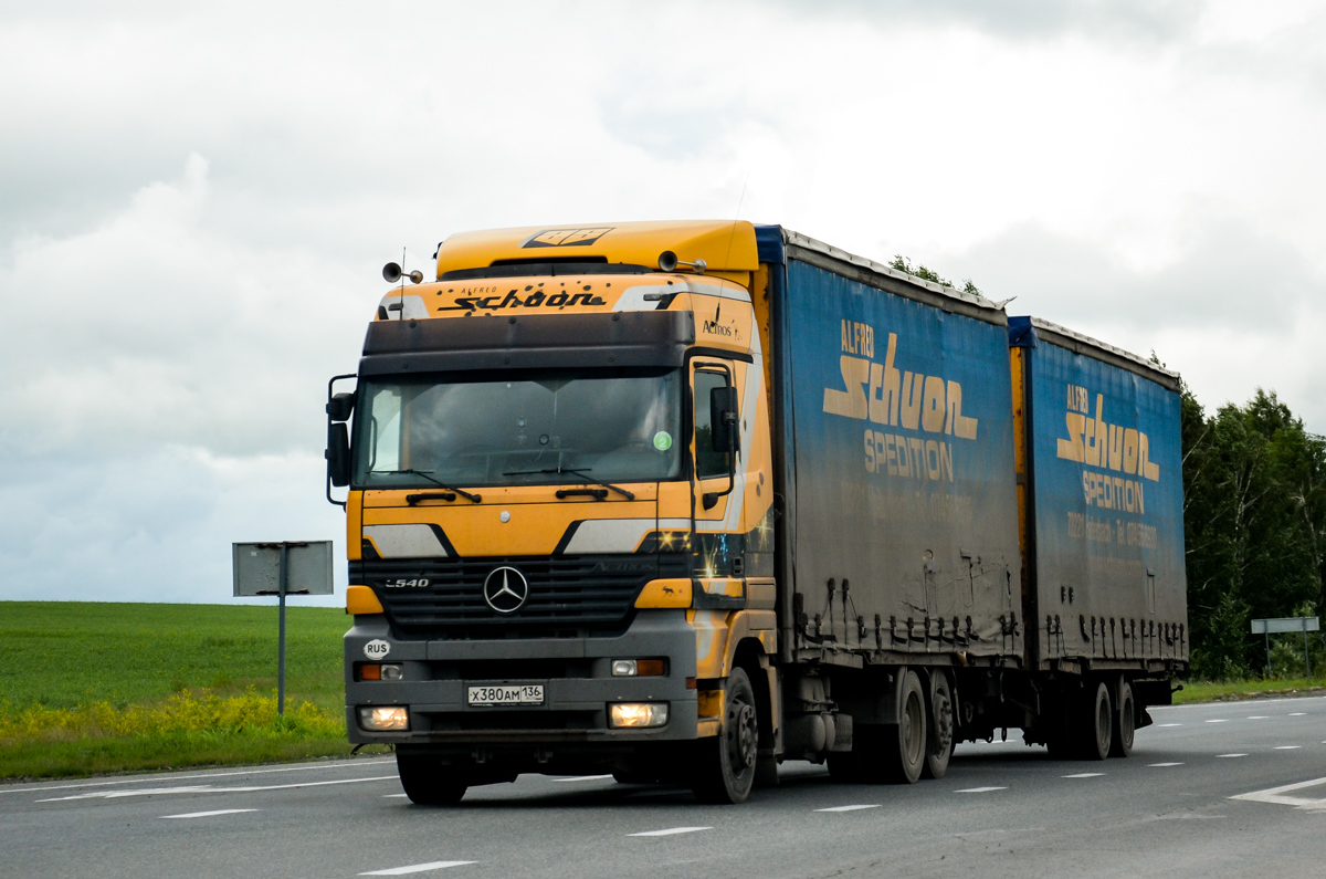 Воронежская область, № Х 380 АМ 136 — Mercedes-Benz Actros ('1997)