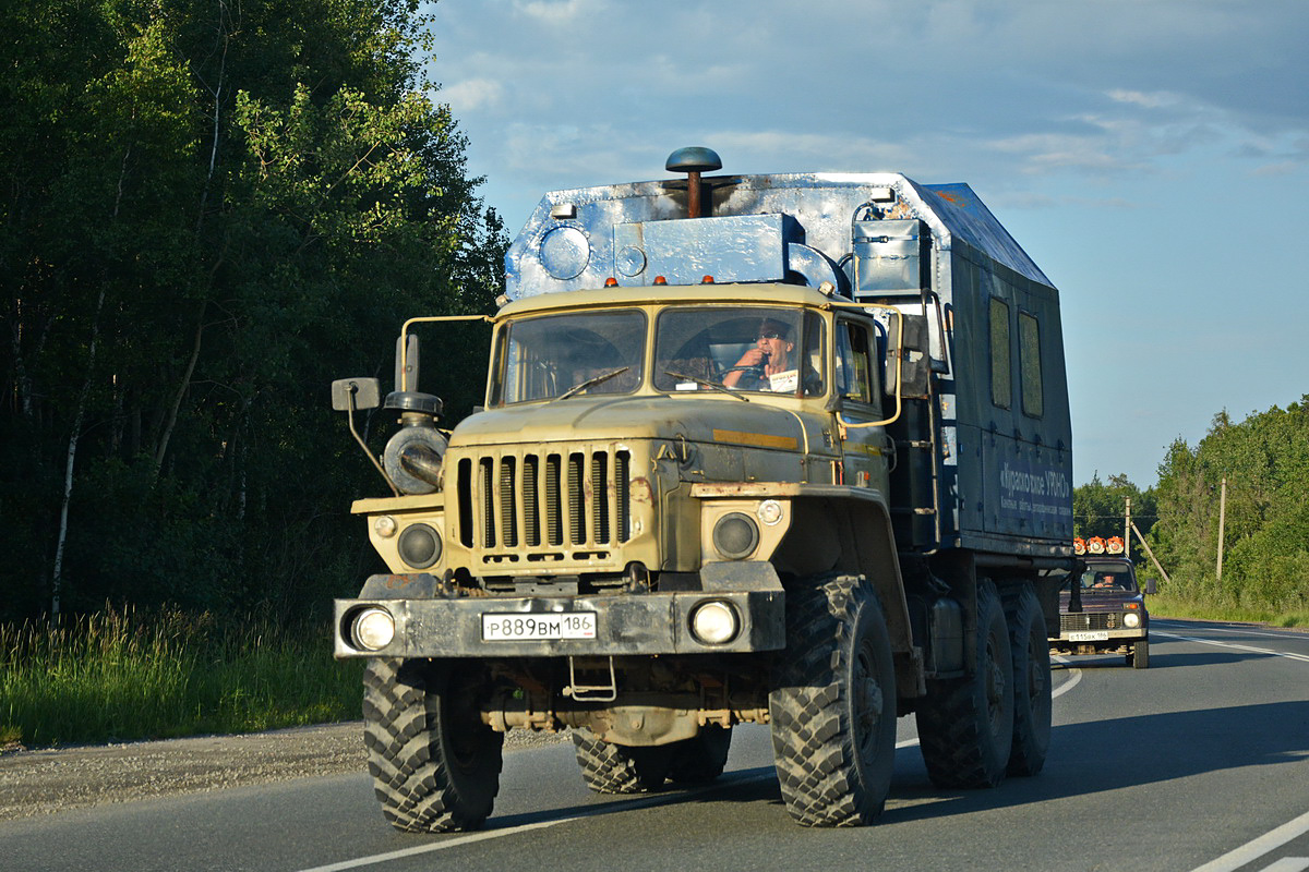 Ханты-Мансийский автоном.округ, № Р 889 ВМ 186 — Урал-4320 (общая модель)