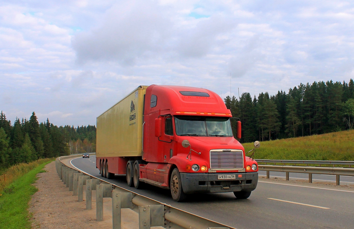 Оренбургская область, № М 930 УН 56 — Freightliner Century Class