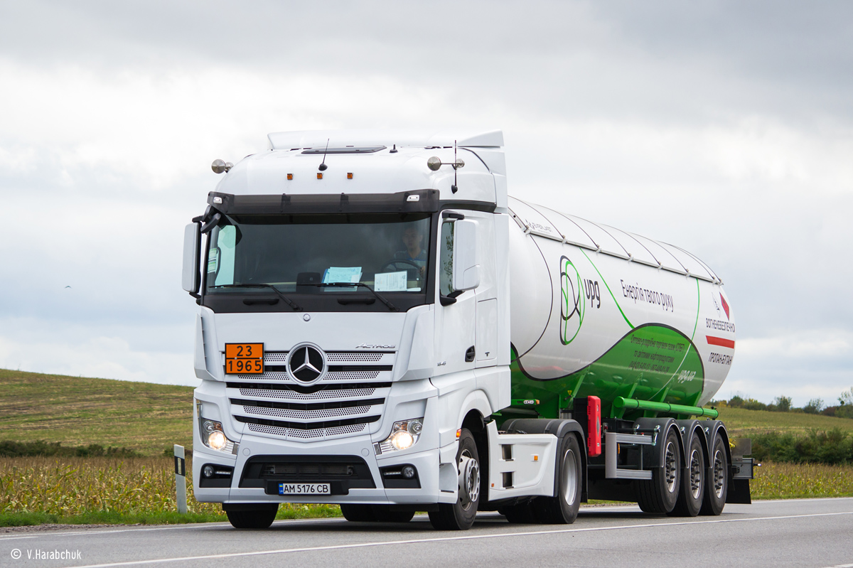 Житомирская область, № АМ 5176 СВ — Mercedes-Benz Actros ('2011) 1845