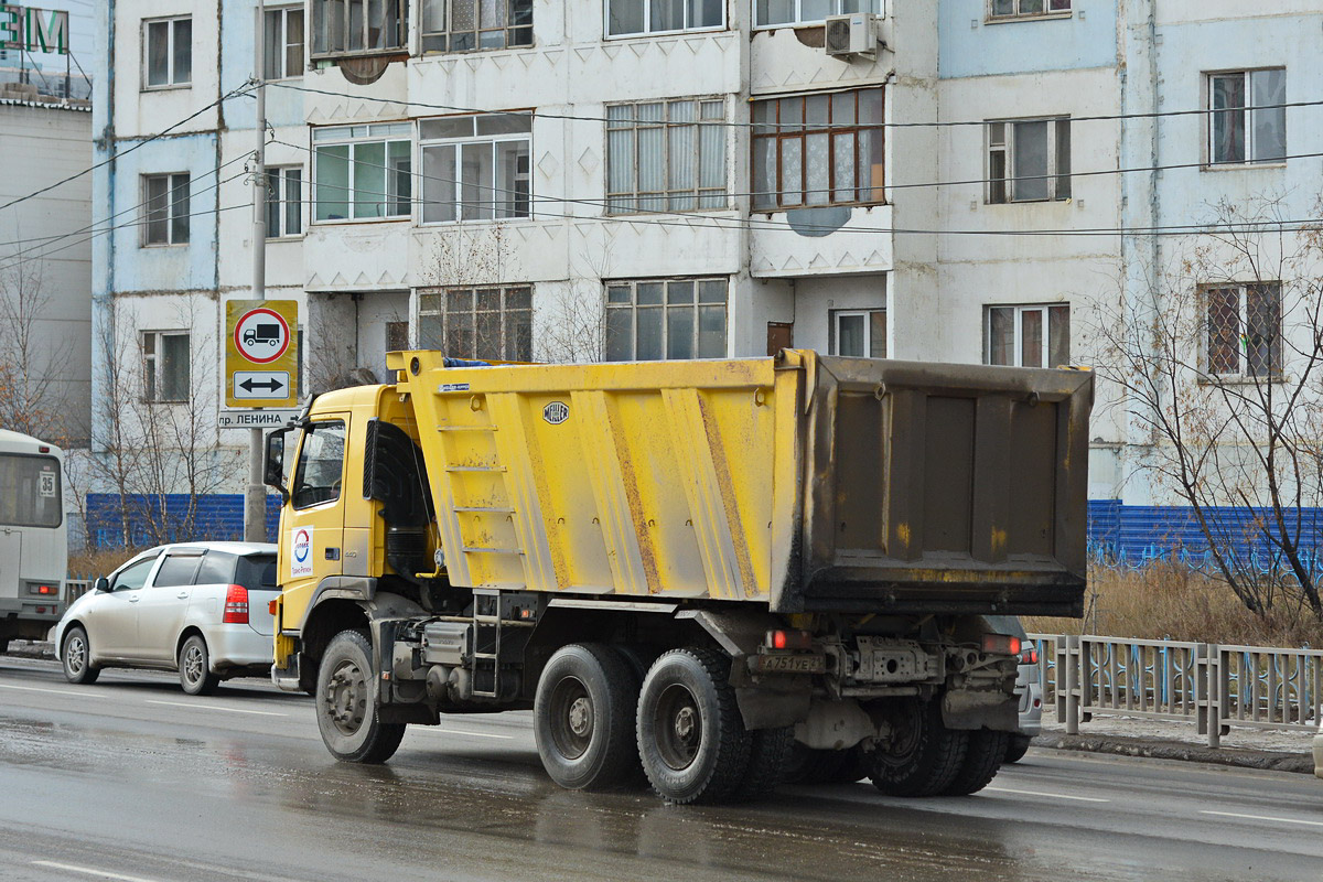 Чувашия, № А 751 УЕ 21 — Volvo ('2002) FM12.440