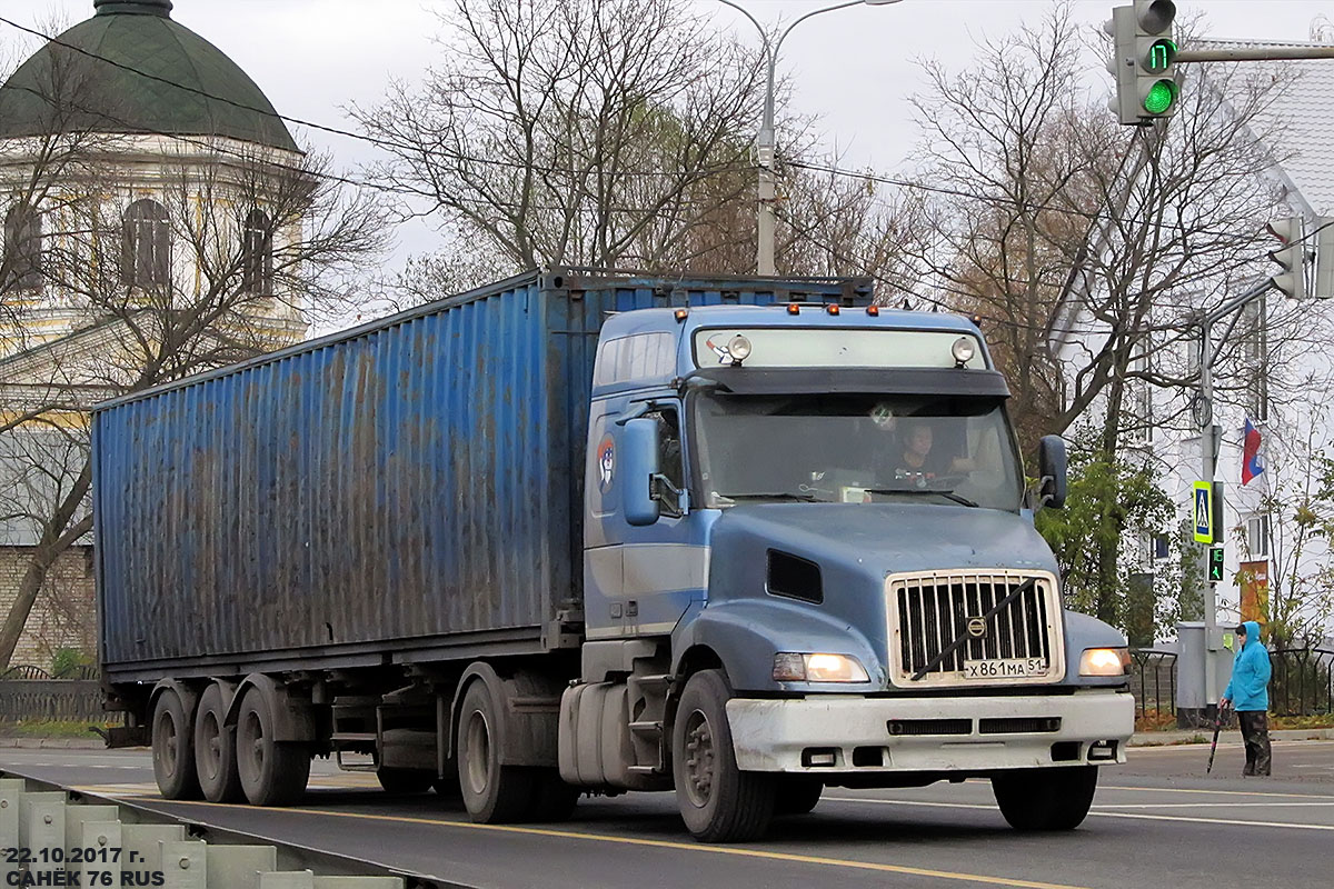 Мурманская область, № Х 861 МА 51 — Volvo NH12