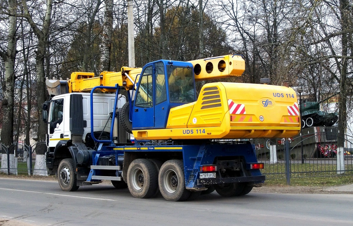 Брянская область, № М 169 ХР 32 — IVECO-AMT Trakker ('2013)