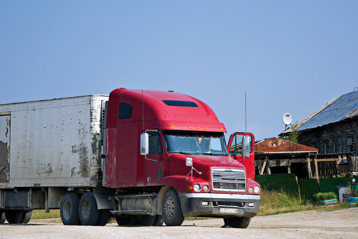 Саха (Якутия), № О 331 ЕС 14 — Freightliner Century Class