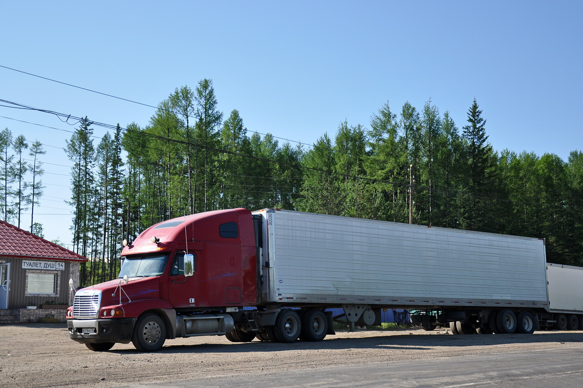 Амурская область, № В 218 МУ 28 — Freightliner Century Class