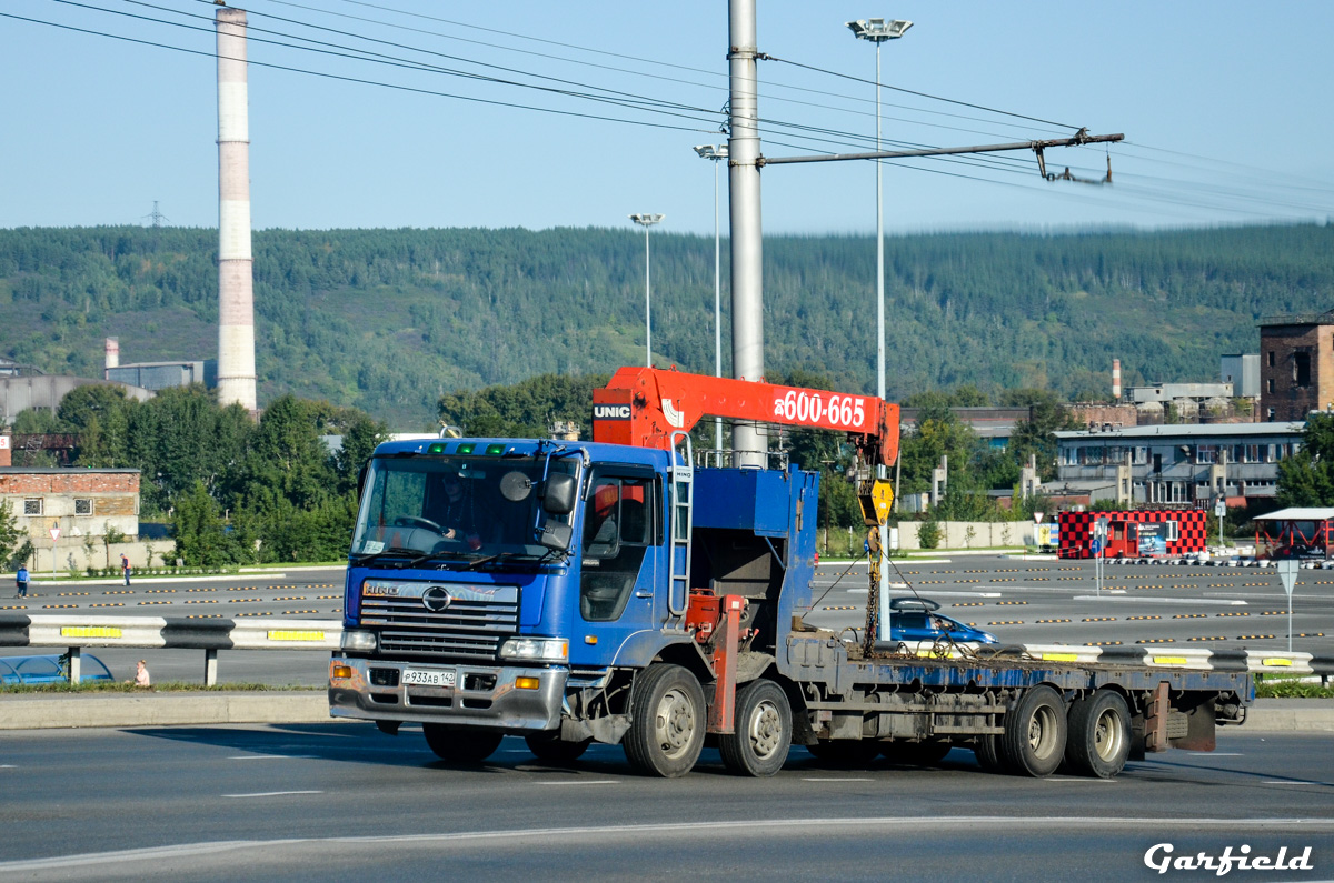 Кемеровская область, № Р 933 АВ 142 — Hino Profia