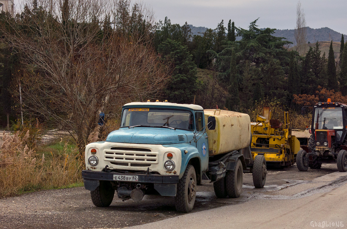 Крым, № Е 438 ВУ 82 — ЗИЛ-431412