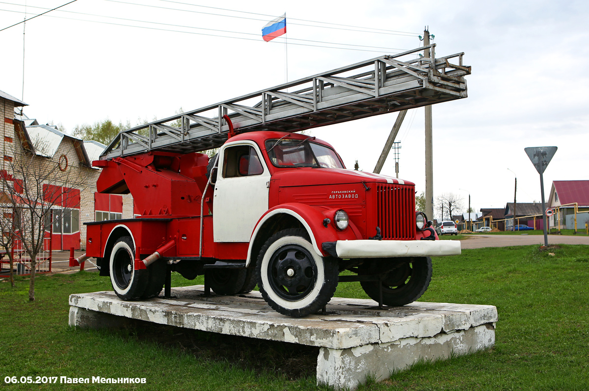 Нижегородская область, № (52) Б/Н 0037 — ГАЗ-51А; Нижегородская область — Автомобили на постаментах; Техника на постаментах, памятники (Нижегородская область)