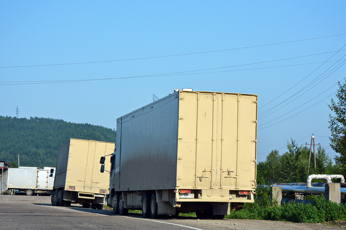 Приморский край, № А 213 МТ 125 — Hino FW