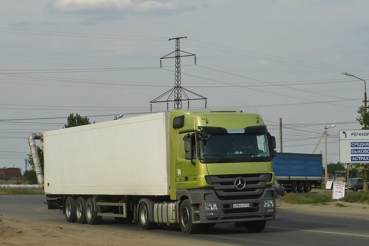 Краснодарский край, № В 984 СМ 123 — Mercedes-Benz Actros ('2009) 1846