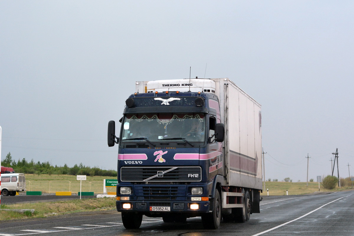 Киргизия, № O 5952 AL — Volvo ('1993) FH-Series