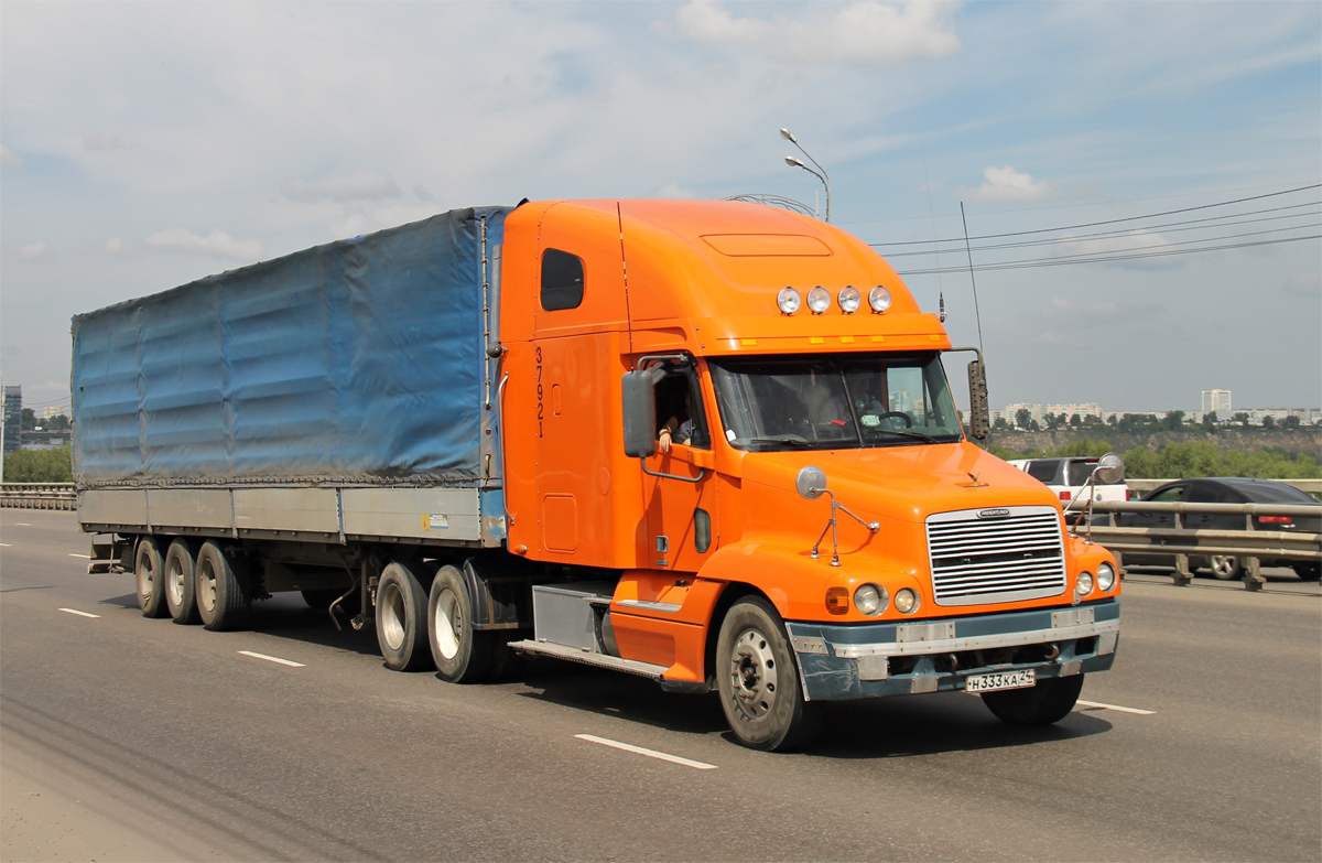 Красноярский край, № Н 333 КА 24 — Freightliner Century Class