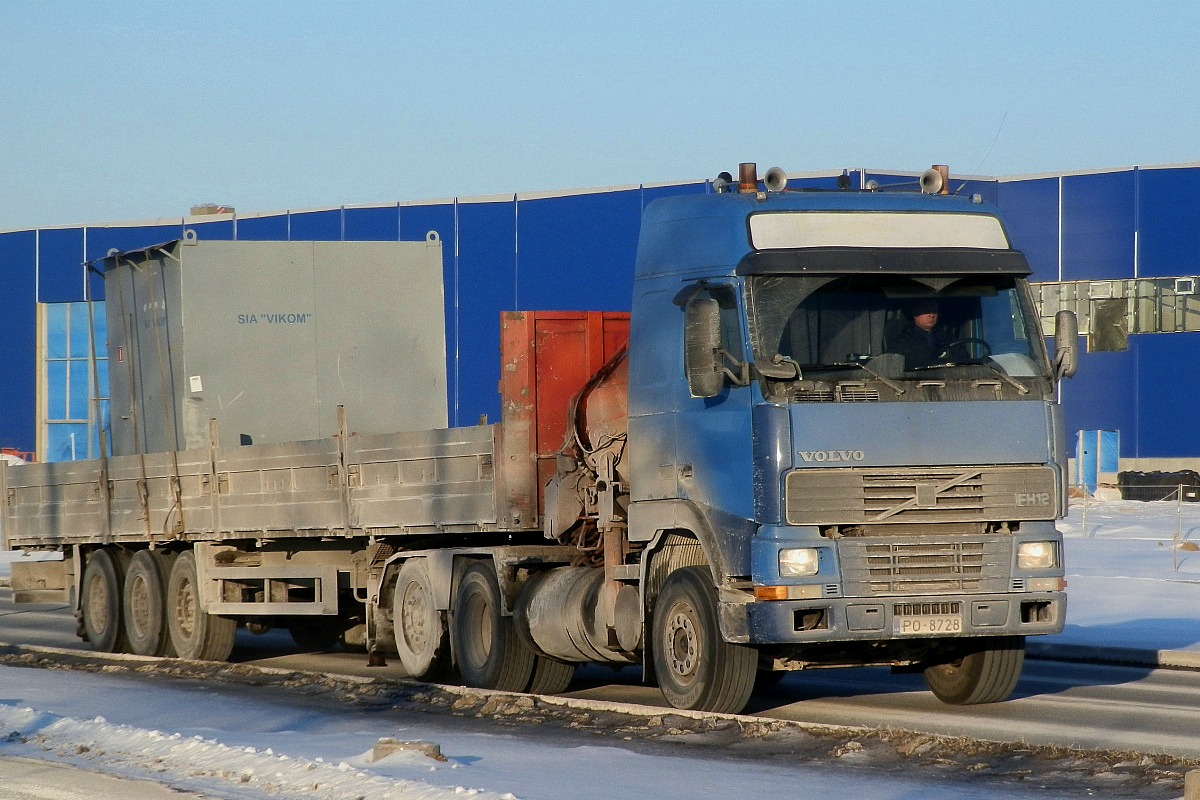 Латвия, № PO-8728 — Volvo ('1993) FH12.420