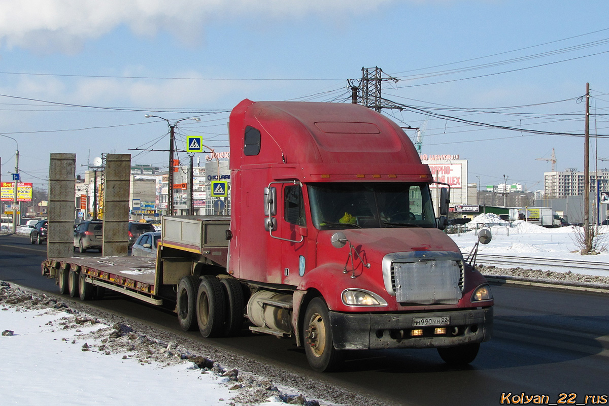 Алтайский край, № М 990 УН 22 — Freightliner Columbia