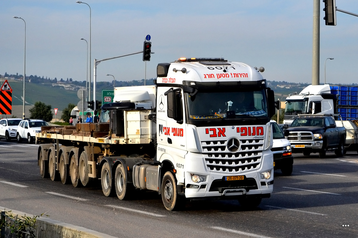 Израиль, № 26-071-39 — Mercedes-Benz Arocs 3352