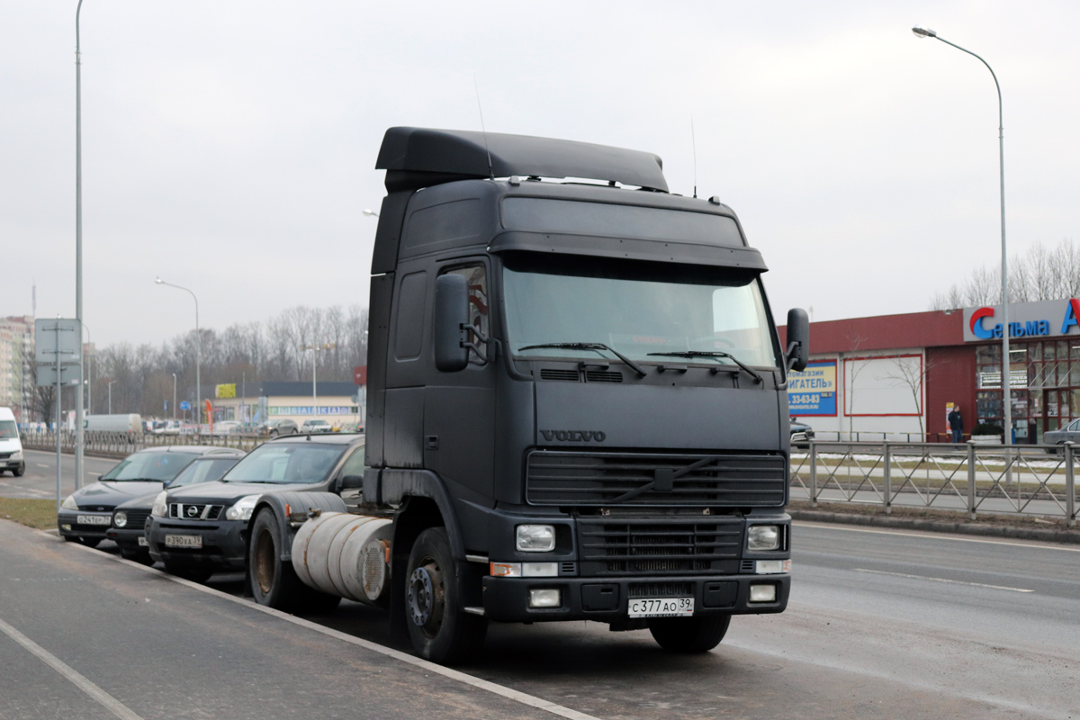 Калининградская область, № С 377 АО 39 — Volvo ('1993) FH-Series