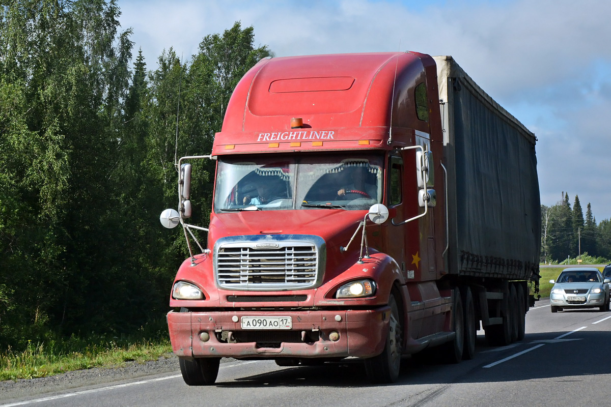 Тува, № А 090 АО 17 — Freightliner Columbia