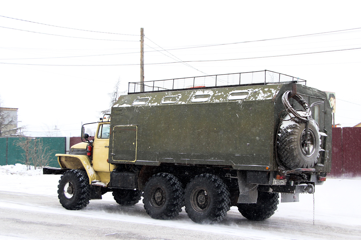 Саха (Якутия), № Е 105 ВМ 14 — Урал-43203