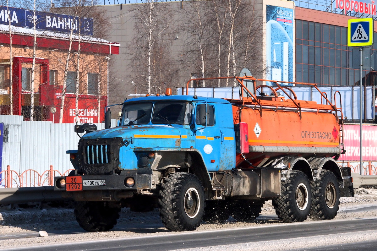 Ханты-Мансийский автоном.округ, № Х 100 УВ 86 — Урал-4320-40