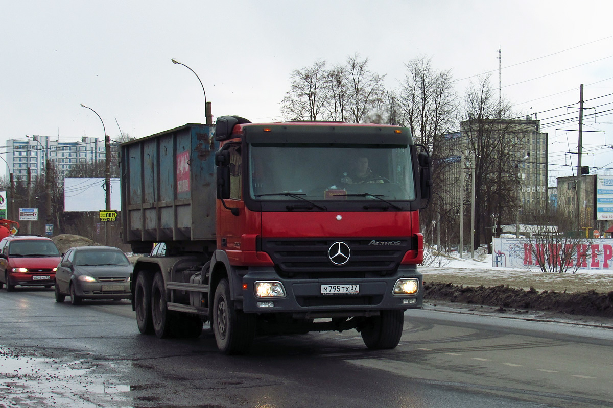 Ивановская область, № М 795 ТХ 37 — Mercedes-Benz Actros ('2003) 3332