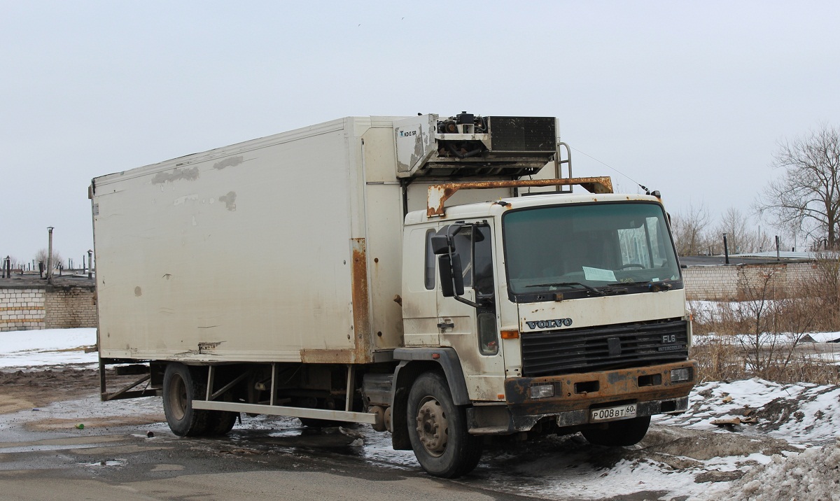 Псковская область, № Р 008 ВТ 60 — Volvo FL6
