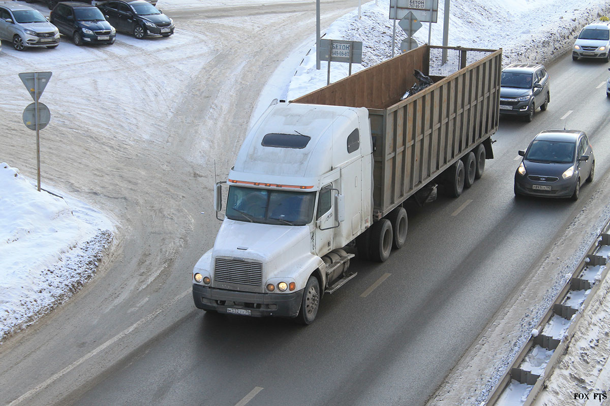 Воронежская область, № М 332 ХХ 36 — Freightliner Century Class