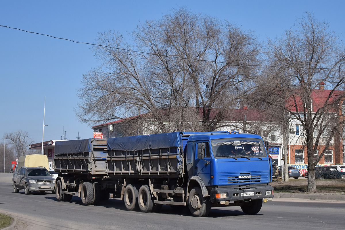 Волгоградская область, № В 674 НХ 134 — КамАЗ-65115-15 [65115R]