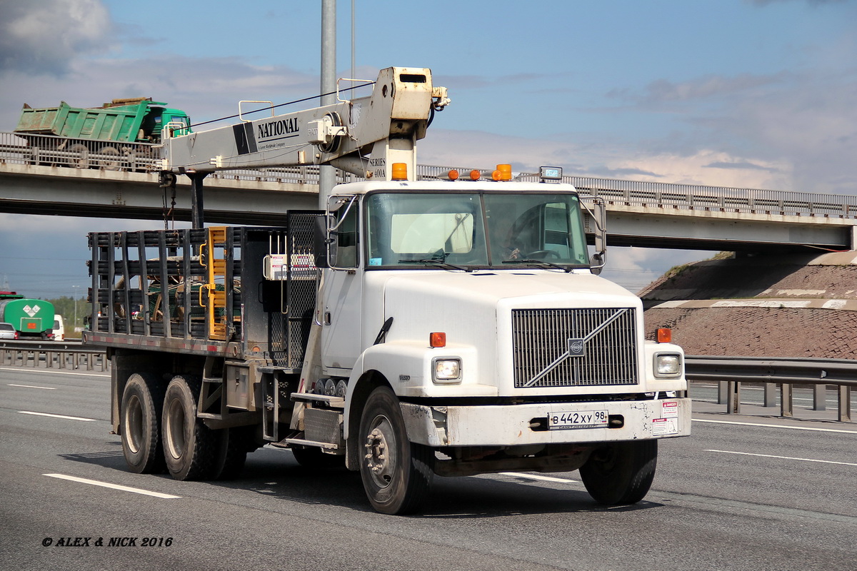 Санкт-Петербург, № В 442 ХУ 98 — Volvo-White (Общая модель)