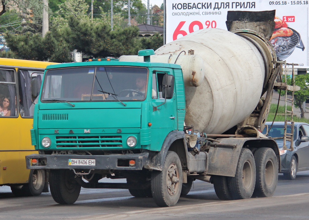 Одесская область, № ВН 8406 ЕН — КамАЗ-53212