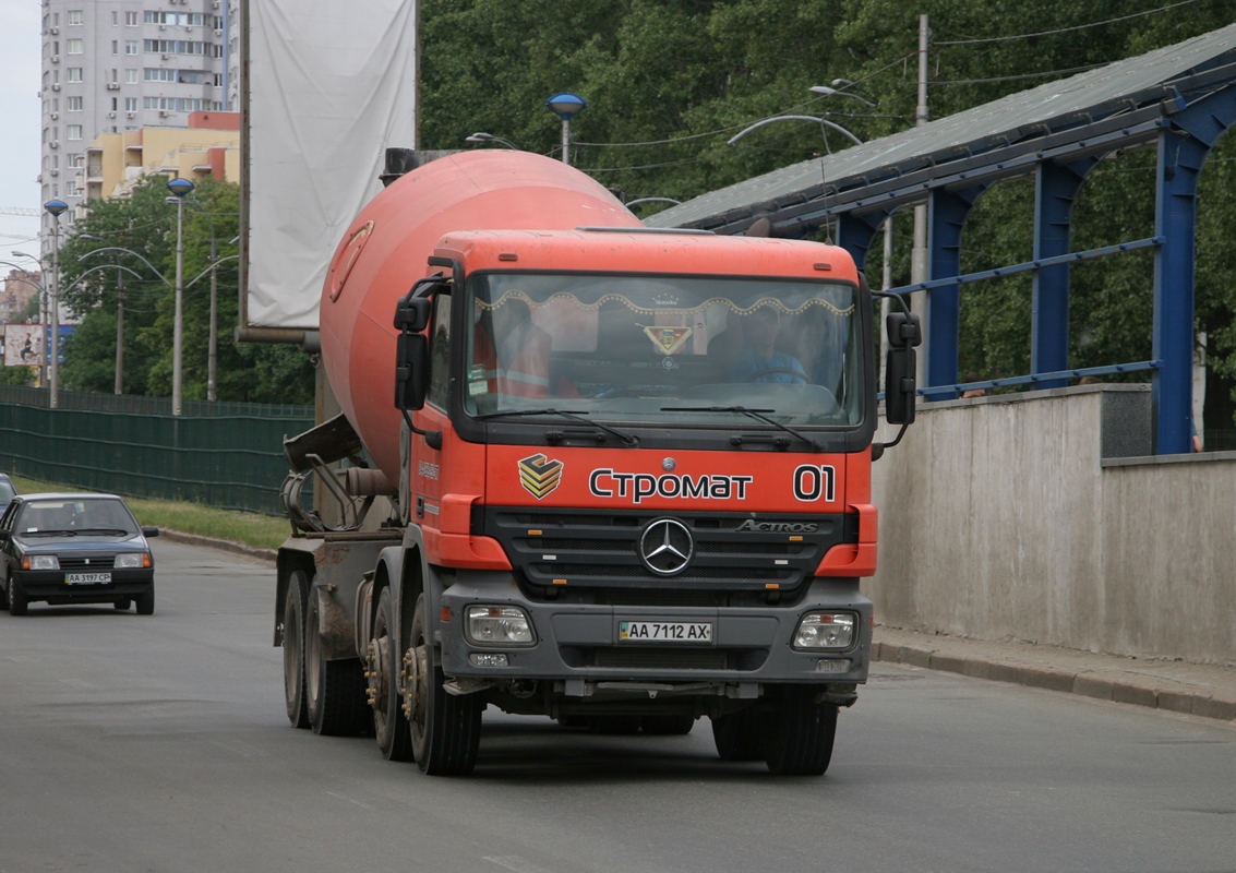 Киев, № 01 — Mercedes-Benz Actros ('2003)